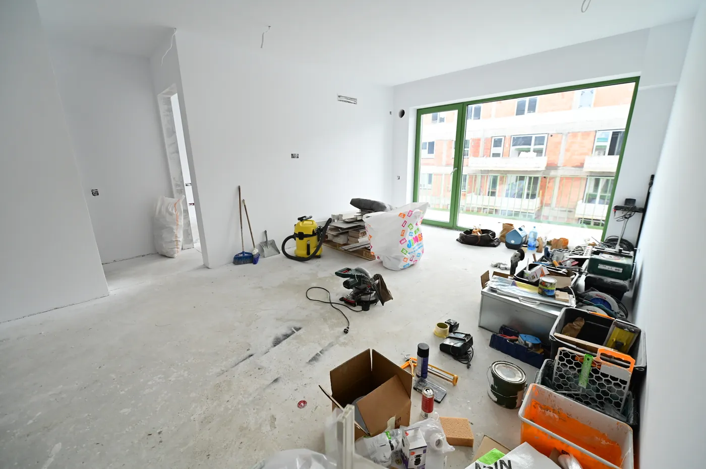 The Lake Apartment, Ap. 20, before 1